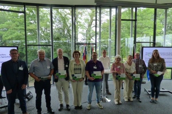 Grenspendelaarsspreekuur GrensInfoPunt Rijn-Waal viert 25-jarig jubileum